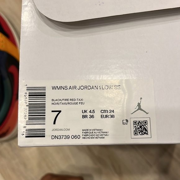 Nike Jordan 1 Low SE - Picture 7 of 8